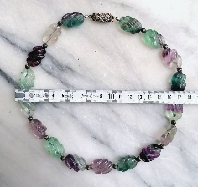 SPETTACOLARE PREZIOSO COLLIER-GIOIELLO IN FLUORITE SCOLPITA, PEZZO UNICO. - Foto 6