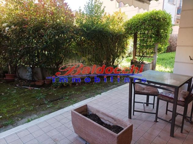 Esclusivo Piano Terra con Giardino Privato e Taverna – Zona Viale Italia, Fano - Foto 2