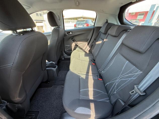 Peugeot 208 1.4 HDi 68 CV 5 porte Allure 2014 - Foto 10