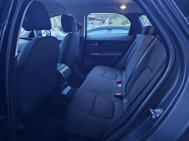 Jaguar F-Pace 2.0 D 240 CV AWD aut. Pure - Foto 10