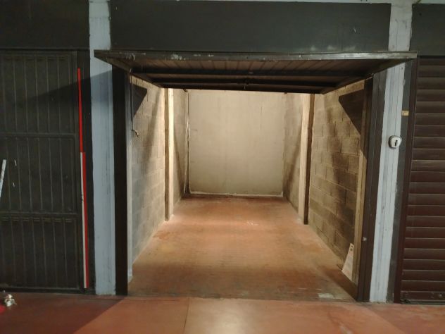 Affittasi garage di 13 m2 in via S Donato 44 Bologna