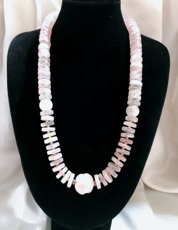 IMPORTANTE BELLISSIMA COLLANA A RONDELLE E BOULLES IN QUARZO ROSA E ARGENTO.