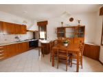 CASA INDIPENDENTE di 9 vani e di 209 mq (MONTEBELLUNA) rif. PE16