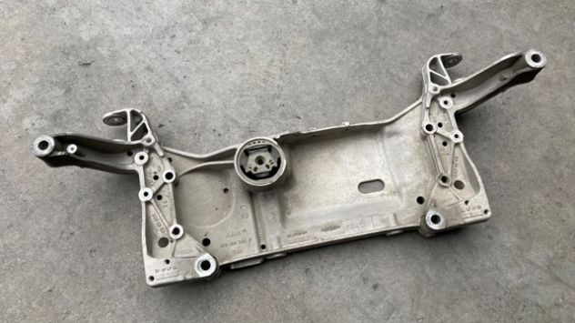 Culla motore Volkswagen Golf 6 2.0TDI del 2010 (1K0199369F)