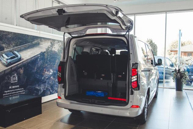 Ford Tourneo Custom Tourneo Custom 320 2.0 EcoBlue 170CV aut. PC Titanium - Foto 6