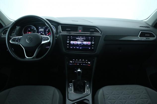 Volkswagen Tiguan 2.0 TDI SCR 150 cv Life DSG / Fari LED - ACC - Park Pilot ant e post - Climatronic 3 zone - Driver Assistence Pack - Foto 9