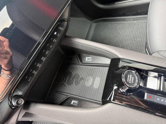 Alfa Romeo Junior 1.2 136 CV Hybrid eDCT6 Speciale - Foto 10