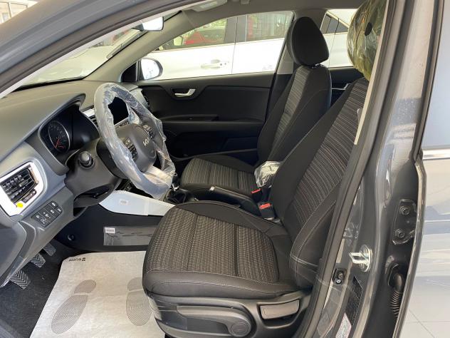 Kia Stonic 1.0 T-GDi 100 CV MHEV MT Black Edition - Foto 7