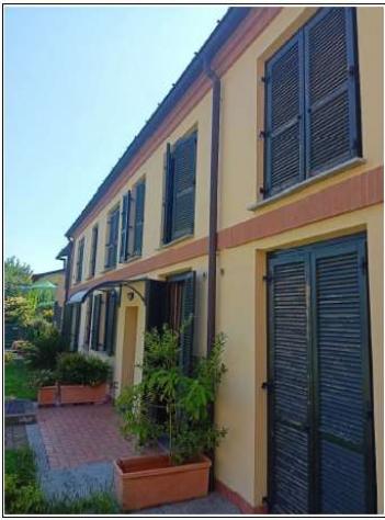 11/2023 U VA 1 - Porzione di casa in asta a Varano Borghi