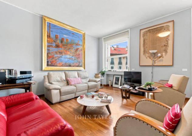 Appartamento di 140 m² con 5 locali in vendita a Milano