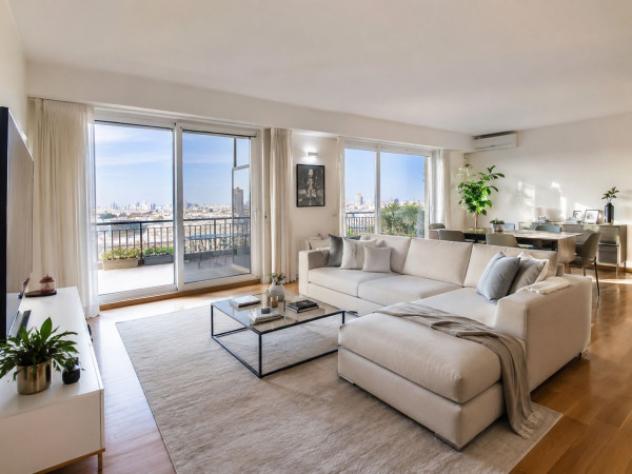 Appartamento di 110 m² con 3 locali in vendita a Milano