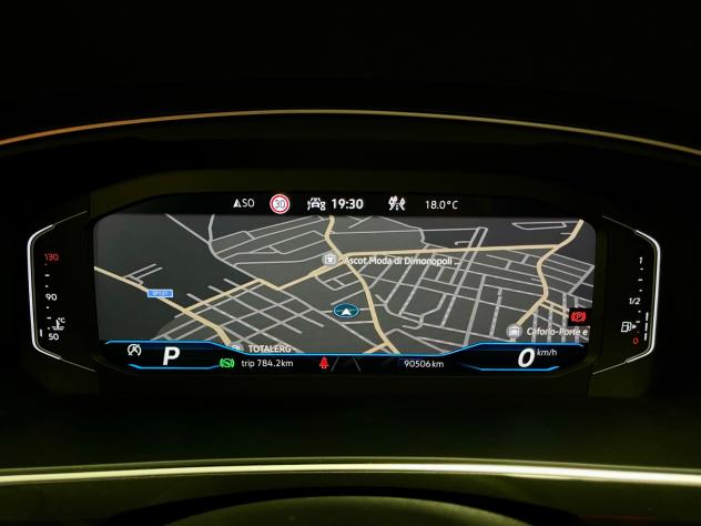 VOLKSWAGEN TIGUAN 2.0 TDI R-Line 4MOTION 2021 - Foto 10