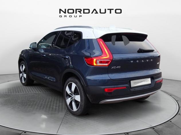 Volvo XC40 (2017--) B4 AWD Geartronic Momentum - Foto 5