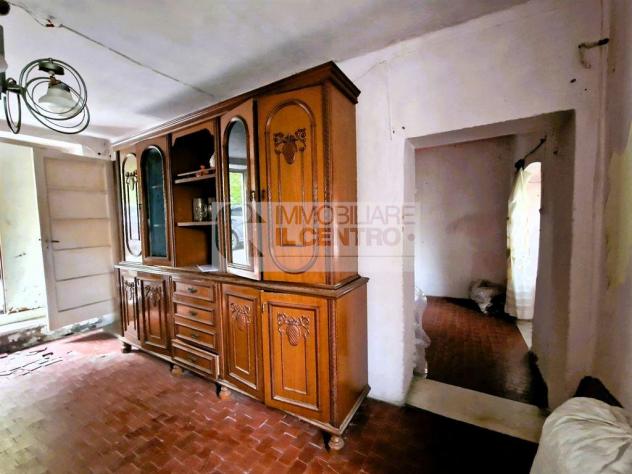 SEMINDIPENDENTE DA RISTRUTTURARE CON CANTINA E GIARDINO. - Foto 7