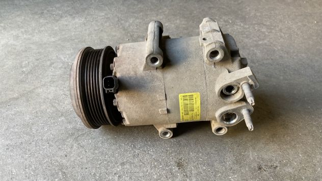 Compressore climatizzatore Ford B-Max 1.4 benzina del 2014 (AV11-19D629-BA)