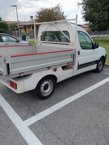 Autocarro Citroen Berlingo anno 2007 cassonato
