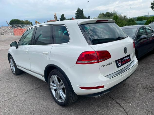 Volkswagen Touareg 3.0 TDI 245 CV tiptronic BlueMotion Techn. Executive - Foto 3