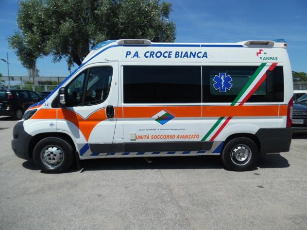 Peugeot Boxer 335 2.0 BlueHDi AMBULANZA - Foto 4