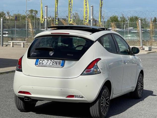 LANCIA Ypsilon 1.0 HYBRID 5P Gold TETTO APRIBILE BIANCO PERLA rif. 23536342 - Foto 2