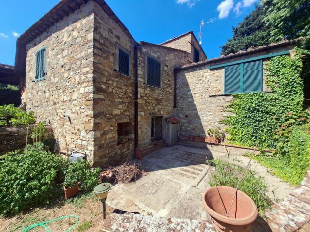 COLONICA di 9 vani e di 280 mq (FIRENZE) rif. CO26/981