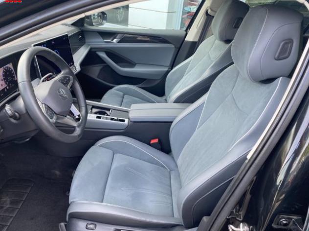 VOLKSWAGEN Passat Variant 2.0 TDI SCR EVO DSG Business rif. 23957110 - Foto 8