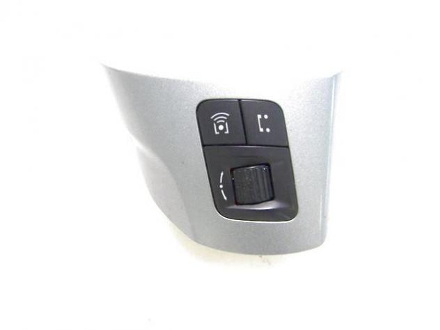 13222332 COMANDI AL VOLANTE LATO SINISTRO OPEL CORSA D 1.2 B 63KW 5M 5P (2012) RICAMBIO USATO