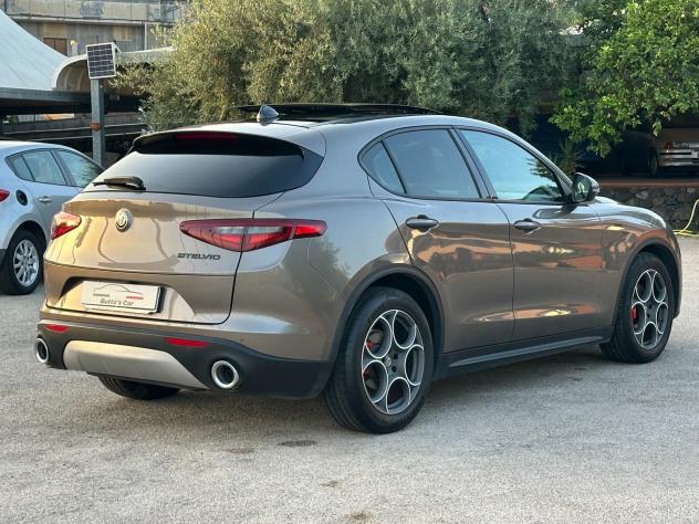 Alfa Romeo Stelvio 2.2 Turbodiesel 180 CV AT8 RWD Executive - Foto 5