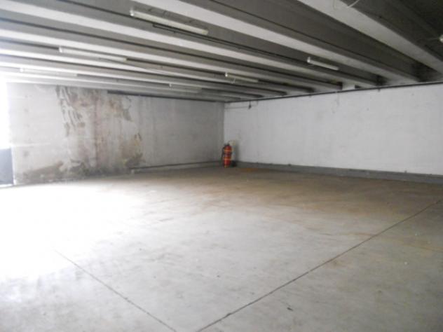 Immobile di 650 m² con 2 locali in affitto a Pero - Foto 13