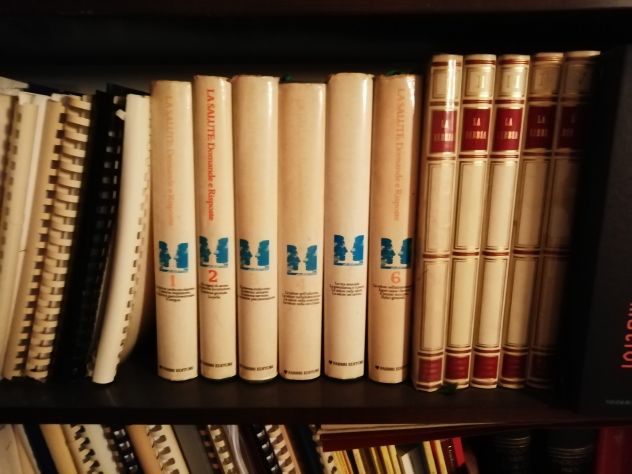 VENDO Due Collane Libri, spese di spedizione a carico dei fuori sede