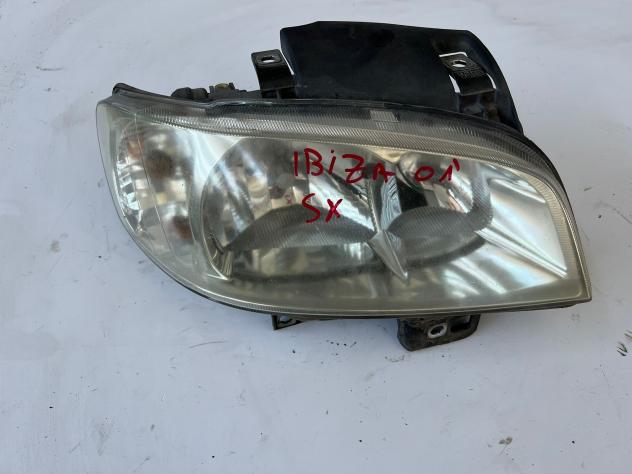 FANALE ANTERIORE SX SEAT Cordoba Berlina 3° Serie (9902)