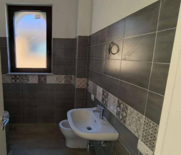 Immobile in asta di 348 m² con più di 5 locali e box auto in vendita a Civitella del Tronto - Foto 11