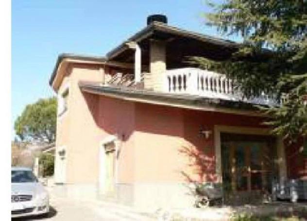 Immobile in asta di 216 m² con più di 5 locali e box auto in vendita a Santo Stefano del Sole - Foto 2