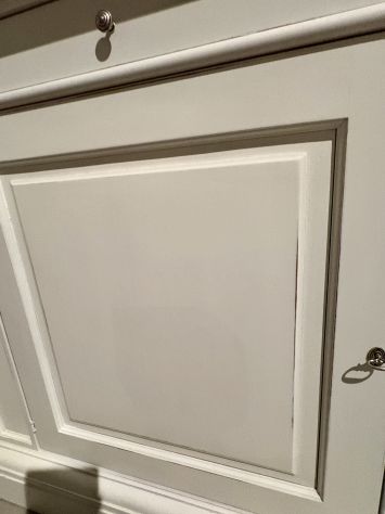 NUOVA CREDENZA 2 ANTE 4 CASSETTI MASSELLO FINITURA BIACO LACCATO INVECCHIATO - Foto 8