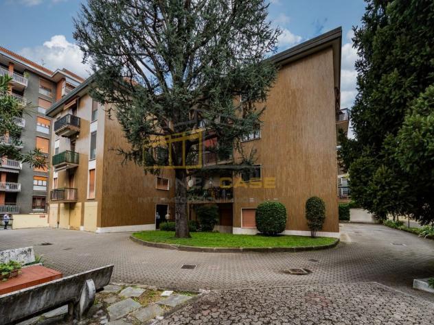 Ampio tre locali di 100 mq in elegante contesto con giardino condominiale - Foto 3