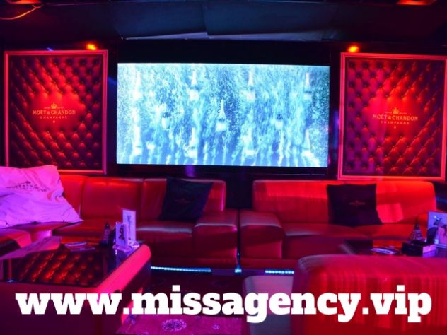LAVORO NIGHT CLUB FERRARA: SCOPRI L'OFFERTA TOP PER DONNE 18-40 ANNI! - Foto 4