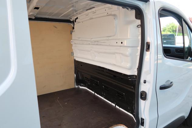 Renault Trafic T27 2.0 dCi 150CV PC-TN Furgone - Foto 9