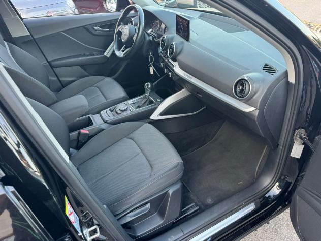 Audi Q2 1.6 30 TDI Identity Black S TRONIC - Foto 9