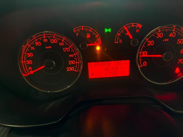 Fiat Punto GRANDE 1.4 5P DYNAMIC NATURAL POWER - Foto 10