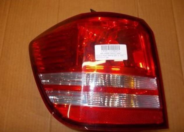 FANALE POST. PARTE EST. S. DODGE JOURNAY 05067785AB 999-U49869 Parti elettriche  Fanaleria  Fanali  Fanale post. sx. DODGE - JOURNEY - 2009
