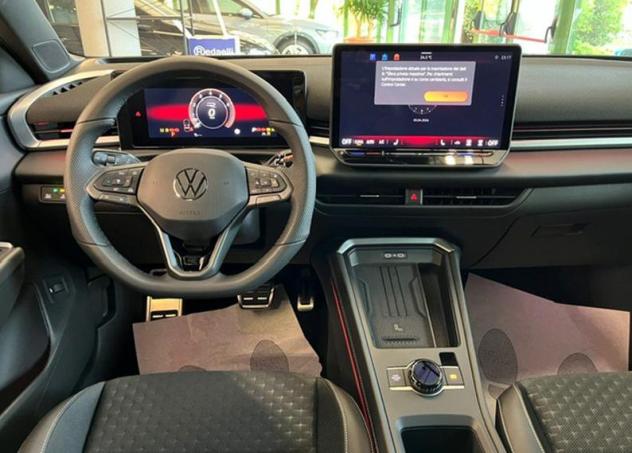 Volkswagen T-Roc T-Roc 1.5 eTSI ACT 150 CV DSG R-Line - Foto 8