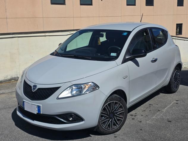 Lancia Ypsilon 1.0 FireFly 5 porte S&S Hybrid Ecochic Gold - Foto 3