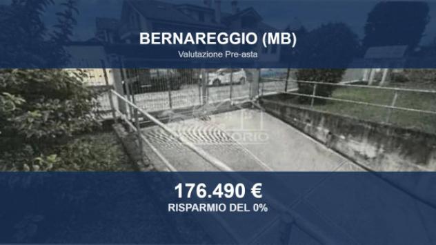 Immobile in asta di 132 m² con più di 5 locali e box auto doppio in vendita a Bernareggio