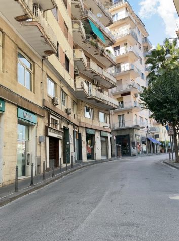 APPARTAMENTO PIANO ALTO IN PIENO CENTRO A SALERNO