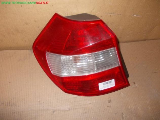 FANALE POST.S. BMW Serie 1 E87 5 porte  Parti elettriche  Fanaleria  Fanali  Fanale post. sx. BMW - Serie 1 E87 5 porte - 01-08-2004 - 01-03-2007