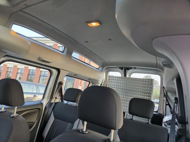 Fiat DoblTRASPORTO DISABILI TETTO ALTO 5 POSTI XL IVA AL 4 - Foto 10
