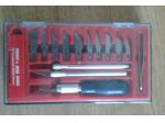 Kit con 3 impugnature, 14 lame, pinzetta e mola