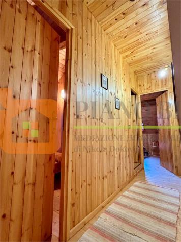 V000562 - TRILOCALE SU DUE LIVELLI CON POSTO AUTO E CANTINA - Foto 19