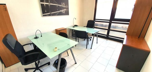 Ufficio arredato in condominio custodito