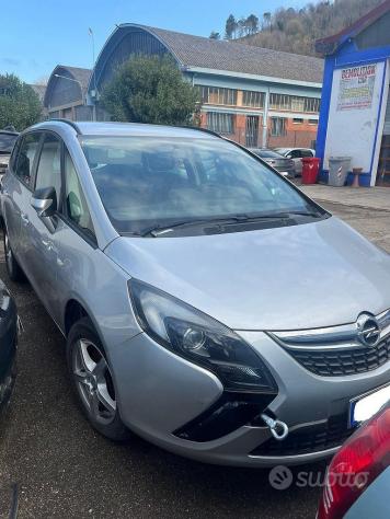 Vari pezzi di ricambio OPEL ZAFIRA
