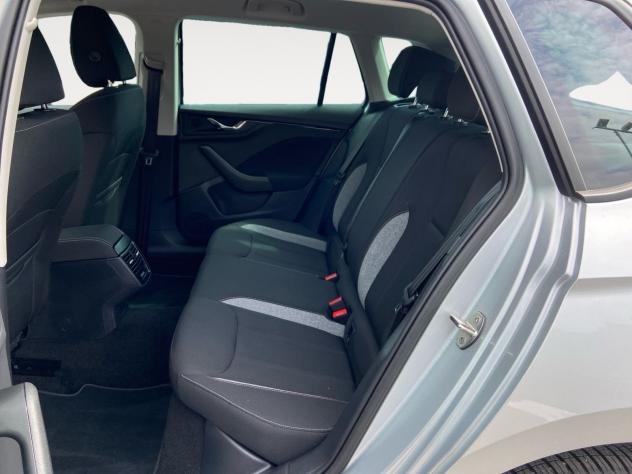 Škoda Kamiq 1.0 TSI Black Dots DSG 85kW - Foto 10